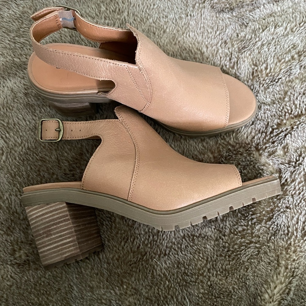 Lucky Brand Women's Deylin Brown Latte Leather High Heel Pump Size 10